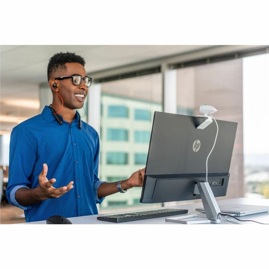 Poly Voyager 6200 UC B6200 wireless headset with USB-A in black